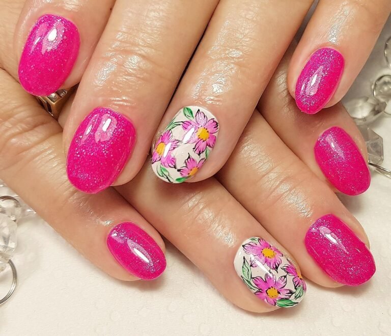 Dip Powder vs Gel Nails: Which Is Better for You?